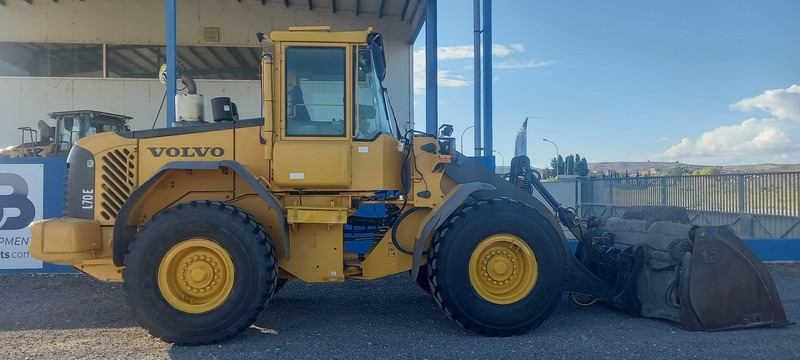 Volvo L70E - Pyöräkuormaaja: kuva Volvo L70E - Pyöräkuormaaja Volvo L70E - Pyöräkuormaaja: kuva Volvo L70E - Pyöräkuormaaja