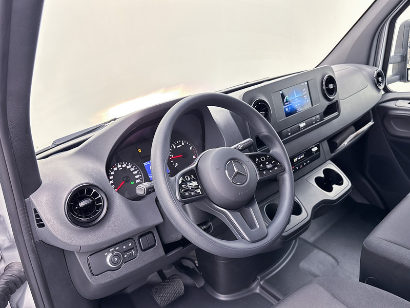 Mercedes-Benz Sprinter 517 1.9 CDI Bakwagen Meubelbak 1000KG Laadklep Apple Carplay/Android Auto Cruise Control - Jakeluauto: kuva Mercedes-Benz Sprinter 517 1.9 CDI Bakwagen Meubelbak 1000KG Laadklep Apple Carplay/Android Auto Cruise Control - Jakeluauto Mercedes-Benz Sprinter 517 1.9 CDI Bakwagen Meubelbak 1000KG Laadklep Apple Carplay/Android Auto Cruise Control - Jakeluauto: kuva Mercedes-Benz Sprinter 517 1.9 CDI Bakwagen Meubelbak 1000KG Laadklep Apple Carplay/Android Auto Cruise Control - Jakeluauto