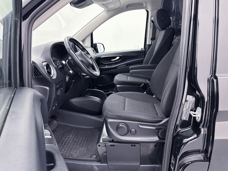 Interior photo 1: Pieni pakettiauto Mercedes-Benz Vito 116 CDI Lang Trekhaak Navigatie Apple Carplay/Android Auto Achteruitrijcamera