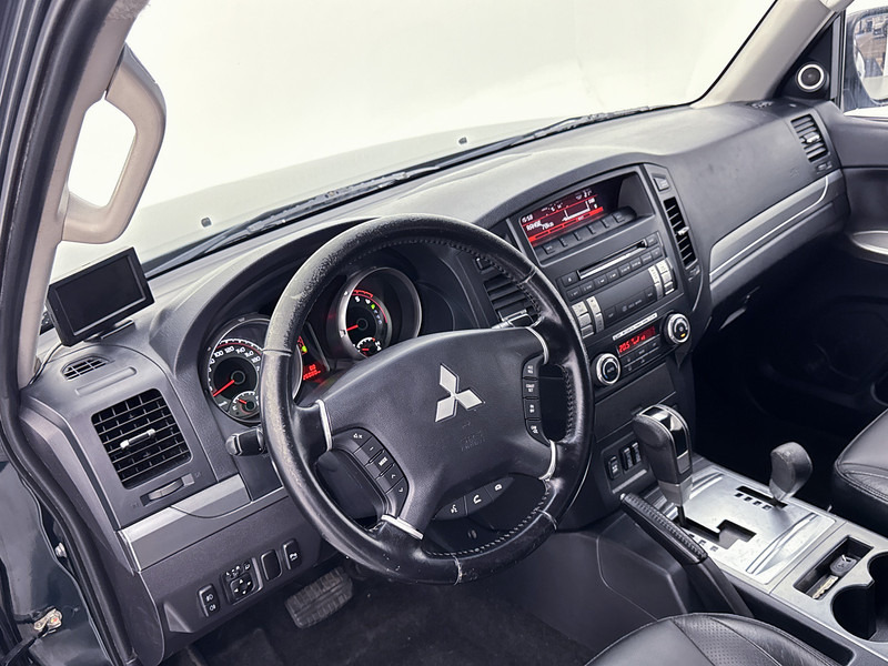 Mitsubishi Pajero 3.2 DI-D Instyle High Roof Van Grijs kenteken Automaat Climate control Trekhaak 3000KG - Tavara-auto: kuva Mitsubishi Pajero 3.2 DI-D Instyle High Roof Van Grijs kenteken Automaat Climate control Trekhaak 3000KG - Tavara-auto Mitsubishi Pajero 3.2 DI-D Instyle High Roof Van Grijs kenteken Automaat Climate control Trekhaak 3000KG - Tavara-auto: kuva Mitsubishi Pajero 3.2 DI-D Instyle High Roof Van Grijs kenteken Automaat Climate control Trekhaak 3000KG - Tavara-auto