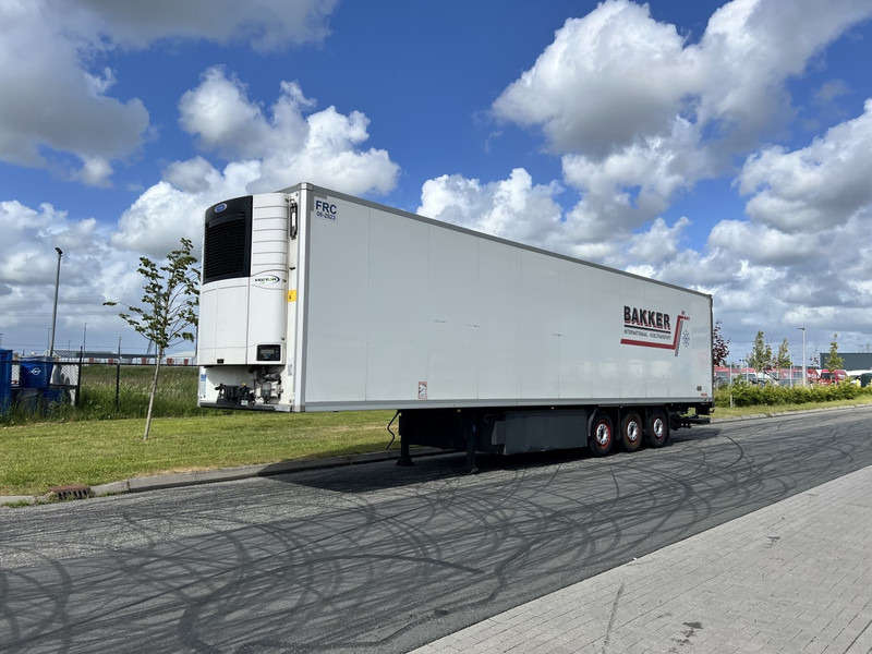 Kögel 3 - assige koeloplegger Carrier vector 1550 - Refrigeraattori puoliperävaunu: kuva Kögel 3 - assige koeloplegger Carrier vector 1550 - Refrigeraattori puoliperävaunu Kögel 3 - assige koeloplegger Carrier vector 1550 - Refrigeraattori puoliperävaunu: kuva Kögel 3 - assige koeloplegger Carrier vector 1550 - Refrigeraattori puoliperävaunu