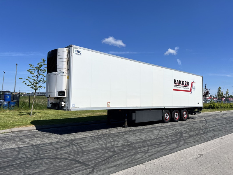 Kögel 3 - assige koeloplegger Carrier vector 1550 - Refrigeraattori puoliperävaunu: kuva Kögel 3 - assige koeloplegger Carrier vector 1550 - Refrigeraattori puoliperävaunu Kögel 3 - assige koeloplegger Carrier vector 1550 - Refrigeraattori puoliperävaunu: kuva Kögel 3 - assige koeloplegger Carrier vector 1550 - Refrigeraattori puoliperävaunu