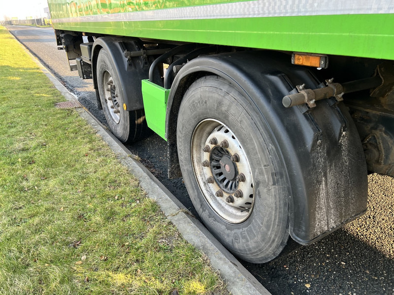 Krone 2- Assige Koeltrailer Carrier vector 1550 / laadklep / stuuras - Refrigeraattori puoliperävaunu: kuva Krone 2- Assige Koeltrailer Carrier vector 1550 / laadklep / stuuras - Refrigeraattori puoliperävaunu Krone 2- Assige Koeltrailer Carrier vector 1550 / laadklep / stuuras - Refrigeraattori puoliperävaunu: kuva Krone 2- Assige Koeltrailer Carrier vector 1550 / laadklep / stuuras - Refrigeraattori puoliperävaunu