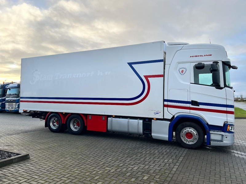 Scania S450 6x2 koelwagen Retarder / Dhollandia / Bloemenmaat - Refrigeraattori kuorma-auto: kuva Scania S450 6x2 koelwagen Retarder / Dhollandia / Bloemenmaat - Refrigeraattori kuorma-auto Scania S450 6x2 koelwagen Retarder / Dhollandia / Bloemenmaat - Refrigeraattori kuorma-auto: kuva Scania S450 6x2 koelwagen Retarder / Dhollandia / Bloemenmaat - Refrigeraattori kuorma-auto