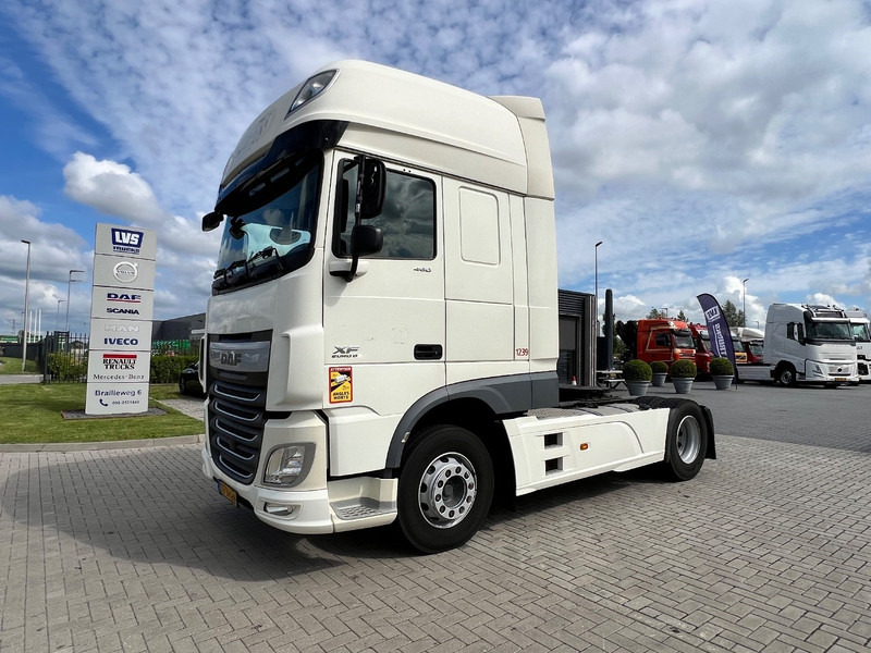 DAF XF 460 4x2 Trekker SSC / 2x Tank / full spoiler - Vetopöytäauto: kuva DAF XF 460 4x2 Trekker SSC / 2x Tank / full spoiler - Vetopöytäauto DAF XF 460 4x2 Trekker SSC / 2x Tank / full spoiler - Vetopöytäauto: kuva DAF XF 460 4x2 Trekker SSC / 2x Tank / full spoiler - Vetopöytäauto