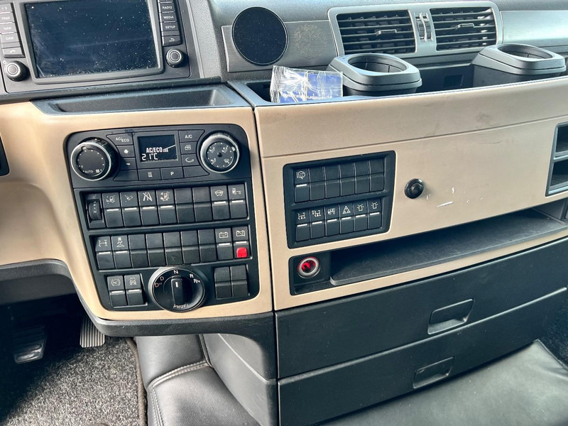 Vetopöytäauto MAN TGX 18.460 4x2 trekker XXL / 2X Tank / ADR: kuva Vetopöytäauto MAN TGX 18.460 4x2 trekker XXL / 2X Tank / ADR