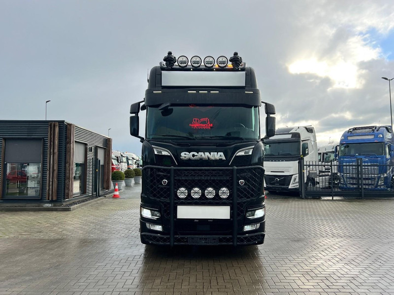 Scania S730 6x4 Trekker Retarder / Special Interior - Vetopöytäauto: kuva Scania S730 6x4 Trekker Retarder / Special Interior - Vetopöytäauto Scania S730 6x4 Trekker Retarder / Special Interior - Vetopöytäauto: kuva Scania S730 6x4 Trekker Retarder / Special Interior - Vetopöytäauto