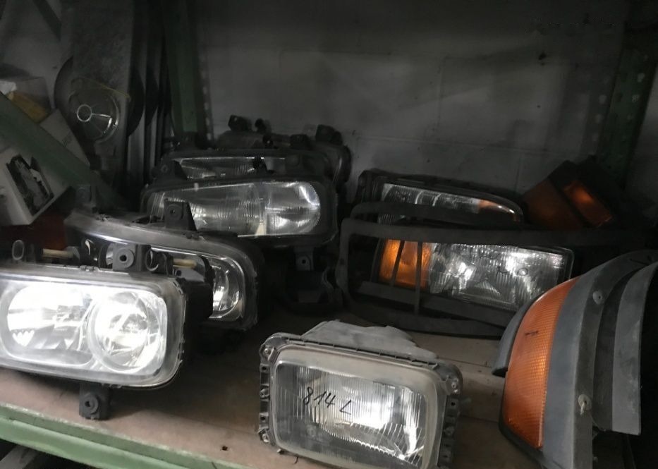 - Etulyhty - Kuorma-auto: kuva - Etulyhty - Kuorma-auto - Etulyhty - Kuorma-auto: kuva - Etulyhty - Kuorma-auto