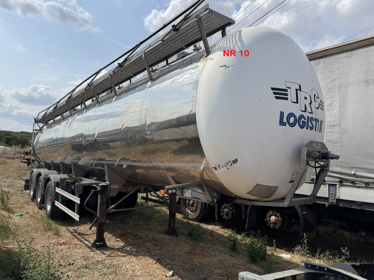 Transport lichide ALIMENTARE HLW STA 36 INOX ALIMENTAR AZOR AGRICULTURA - Säiliöpuoliperävaunu: kuva Transport lichide ALIMENTARE HLW STA 36 INOX ALIMENTAR AZOR AGRICULTURA - Säiliöpuoliperävaunu Transport lichide ALIMENTARE HLW STA 36 INOX ALIMENTAR AZOR AGRICULTURA - Säiliöpuoliperävaunu: kuva Transport lichide ALIMENTARE HLW STA 36 INOX ALIMENTAR AZOR AGRICULTURA - Säiliöpuoliperävaunu