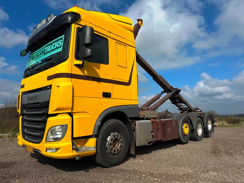 DAF XF 530 Hoglift with knæk arm. - Koukkulava kuorma-auto: kuva DAF XF 530 Hoglift with knæk arm. - Koukkulava kuorma-auto DAF XF 530 Hoglift with knæk arm. - Koukkulava kuorma-auto: kuva DAF XF 530 Hoglift with knæk arm. - Koukkulava kuorma-auto