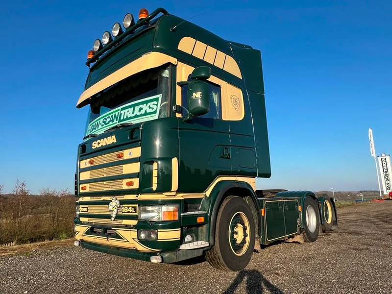 Scania R164-580 V8 Special Interior. - Vetopöytäauto: kuva Scania R164-580 V8 Special Interior. - Vetopöytäauto Scania R164-580 V8 Special Interior. - Vetopöytäauto: kuva Scania R164-580 V8 Special Interior. - Vetopöytäauto