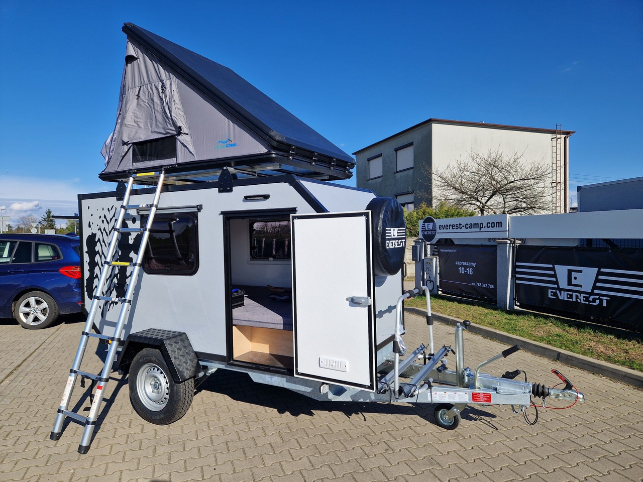 NOWA Przyczepa Wyprawowa Turystyczna Off-ROAD Everest MT-CAMP 2025 - Asuntovaunu: kuva NOWA Przyczepa Wyprawowa Turystyczna Off-ROAD Everest MT-CAMP 2025 - Asuntovaunu NOWA Przyczepa Wyprawowa Turystyczna Off-ROAD Everest MT-CAMP 2025 - Asuntovaunu: kuva NOWA Przyczepa Wyprawowa Turystyczna Off-ROAD Everest MT-CAMP 2025 - Asuntovaunu
