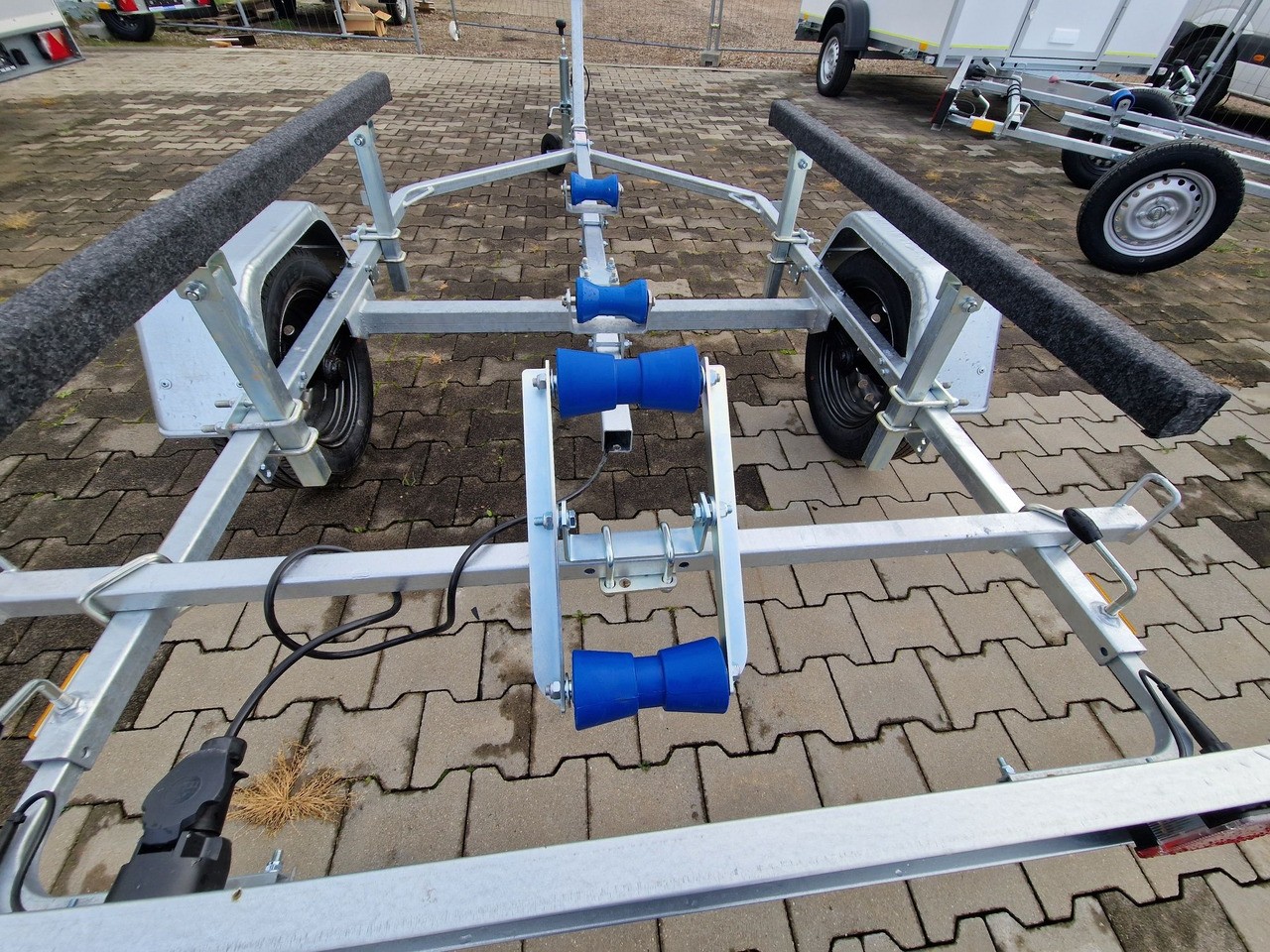 Nowa Przyczepa 2025 Podłodziowa ponton łódź Niewiadów P400 P415 do 6m - Kuljetin perävaunu: kuva Nowa Przyczepa 2025 Podłodziowa ponton łódź Niewiadów P400 P415 do 6m - Kuljetin perävaunu Nowa Przyczepa 2025 Podłodziowa ponton łódź Niewiadów P400 P415 do 6m - Kuljetin perävaunu: kuva Nowa Przyczepa 2025 Podłodziowa ponton łódź Niewiadów P400 P415 do 6m - Kuljetin perävaunu