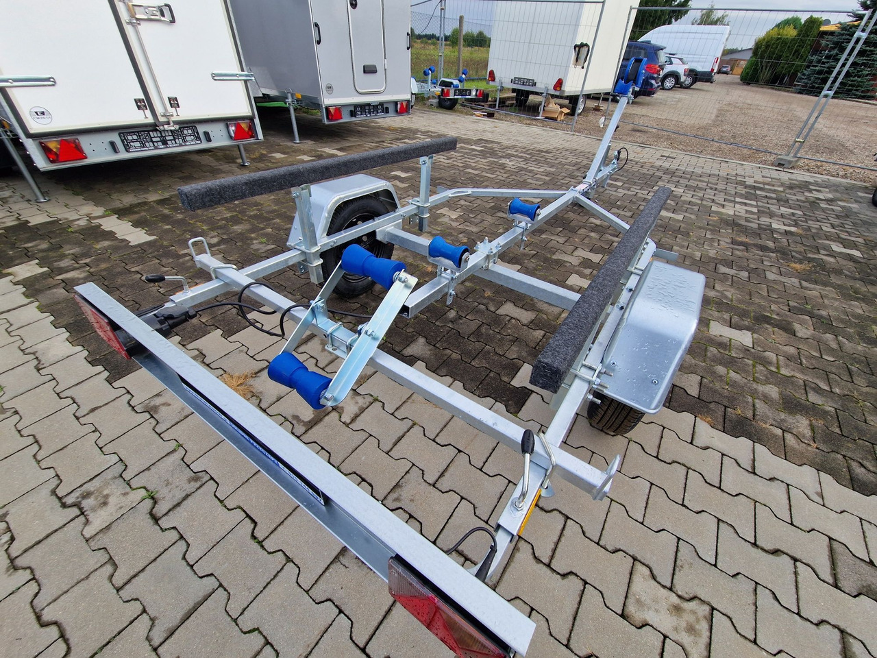 Nowa Przyczepa 2025 Podłodziowa ponton łódź Niewiadów P400 P415 do 6m - Kuljetin perävaunu: kuva Nowa Przyczepa 2025 Podłodziowa ponton łódź Niewiadów P400 P415 do 6m - Kuljetin perävaunu Nowa Przyczepa 2025 Podłodziowa ponton łódź Niewiadów P400 P415 do 6m - Kuljetin perävaunu: kuva Nowa Przyczepa 2025 Podłodziowa ponton łódź Niewiadów P400 P415 do 6m - Kuljetin perävaunu