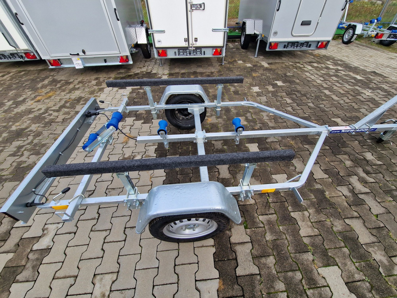 Nowa Przyczepa Podłodziowa ponton łódź 350 - 550cm Niewiadów P400 P415 - Kuljetin perävaunu: kuva Nowa Przyczepa Podłodziowa ponton łódź 350 - 550cm Niewiadów P400 P415 - Kuljetin perävaunu Nowa Przyczepa Podłodziowa ponton łódź 350 - 550cm Niewiadów P400 P415 - Kuljetin perävaunu: kuva Nowa Przyczepa Podłodziowa ponton łódź 350 - 550cm Niewiadów P400 P415 - Kuljetin perävaunu