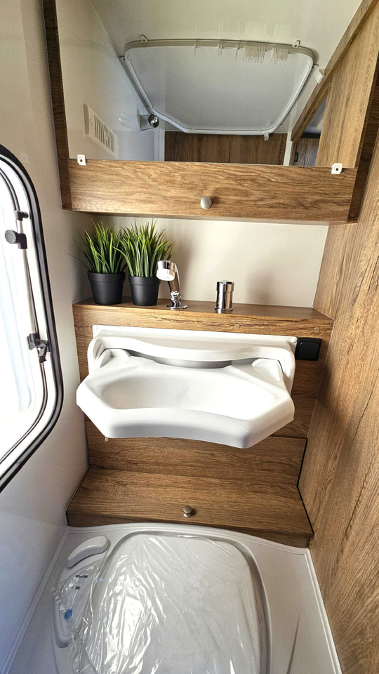 Nowy 2025 N-LAZUR Niewiadów dla 4os. - Asuntovaunu: kuva Nowy 2025 N-LAZUR Niewiadów dla 4os. - Asuntovaunu Nowy 2025 N-LAZUR Niewiadów dla 4os. - Asuntovaunu: kuva Nowy 2025 N-LAZUR Niewiadów dla 4os. - Asuntovaunu