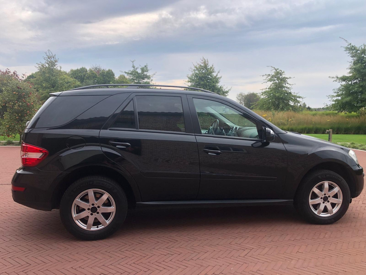 Mercedes ML 350 CDI - Henkilöauto: kuva Mercedes ML 350 CDI - Henkilöauto Mercedes ML 350 CDI - Henkilöauto: kuva Mercedes ML 350 CDI - Henkilöauto