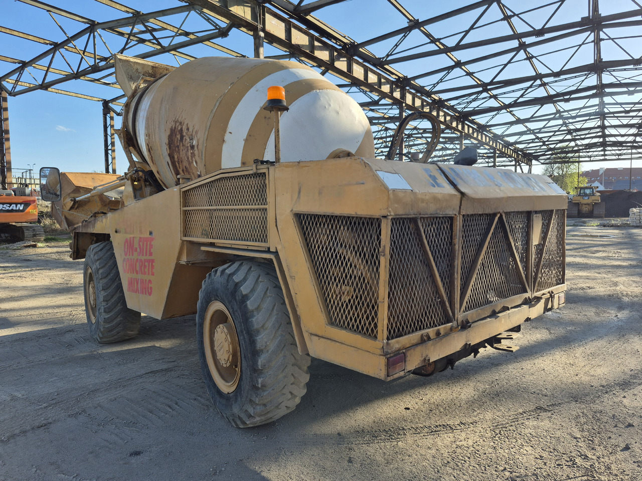 ULTRANAZZ M37E - Betoniauto: kuva ULTRANAZZ M37E - Betoniauto ULTRANAZZ M37E - Betoniauto: kuva ULTRANAZZ M37E - Betoniauto