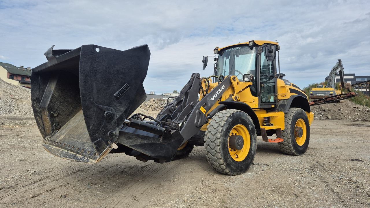 VOLVO L45H - Pyöräkuormaaja: kuva VOLVO L45H - Pyöräkuormaaja VOLVO L45H - Pyöräkuormaaja: kuva VOLVO L45H - Pyöräkuormaaja