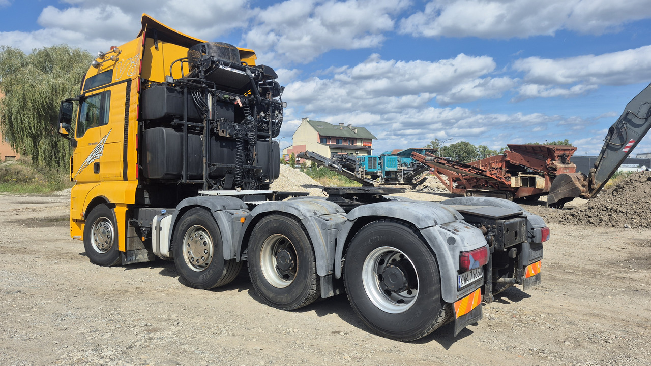 MAN TGX 41.680 - Vetopöytäauto: kuva MAN TGX 41.680 - Vetopöytäauto MAN TGX 41.680 - Vetopöytäauto: kuva MAN TGX 41.680 - Vetopöytäauto