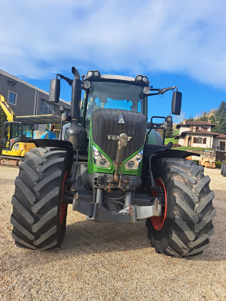 FENDT 828 - Traktori: kuva FENDT 828 - Traktori FENDT 828 - Traktori: kuva FENDT 828 - Traktori