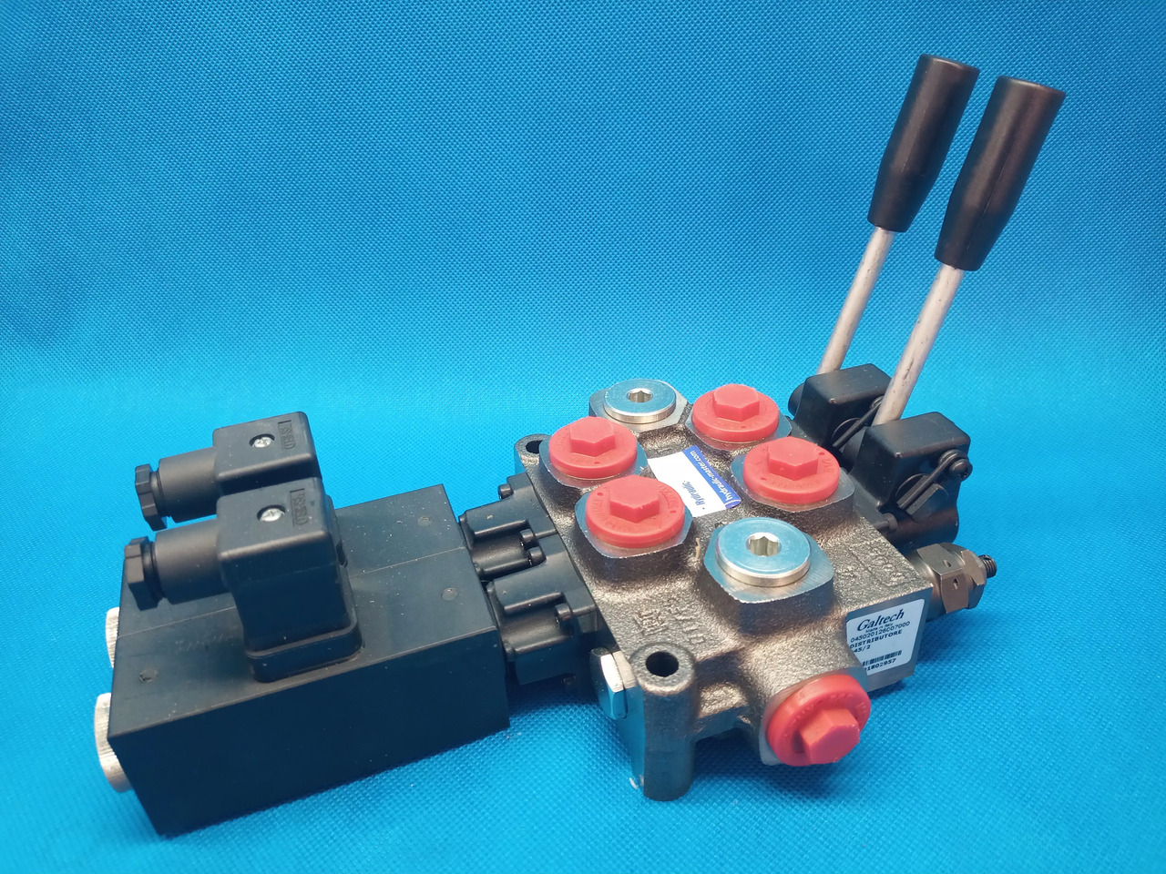 Galtech 2 Section Directional Control Valve Q45 60 L/min 16 GPM Electric Solenoi for agricultural machines, tractors, sprayers, turners, cyclops, HDS loaders, construction machines, loaders, excavators, sweepers, industrial machinery andhydraulically operated equipment - Lentokenttälaitteet: kuva Galtech 2 Section Directional Control Valve Q45 60 L/min 16 GPM Electric Solenoi for agricultural machines, tractors, sprayers, turners, cyclops, HDS loaders, construction machines, loaders, excavators, sweepers, industrial machinery andhydraulically operated equipment - Lentokenttälaitteet Galtech 2 Section Directional Control Valve Q45 60 L/min 16 GPM Electric Solenoi for agricultural machines, tractors, sprayers, turners, cyclops, HDS loaders, construction machines, loaders, excavators, sweepers, industrial machinery andhydraulically operated equipment - Lentokenttälaitteet: kuva Galtech 2 Section Directional Control Valve Q45 60 L/min 16 GPM Electric Solenoi for agricultural machines, tractors, sprayers, turners, cyclops, HDS loaders, construction machines, loaders, excavators, sweepers, industrial machinery andhydraulically operated equipment - Lentokenttälaitteet