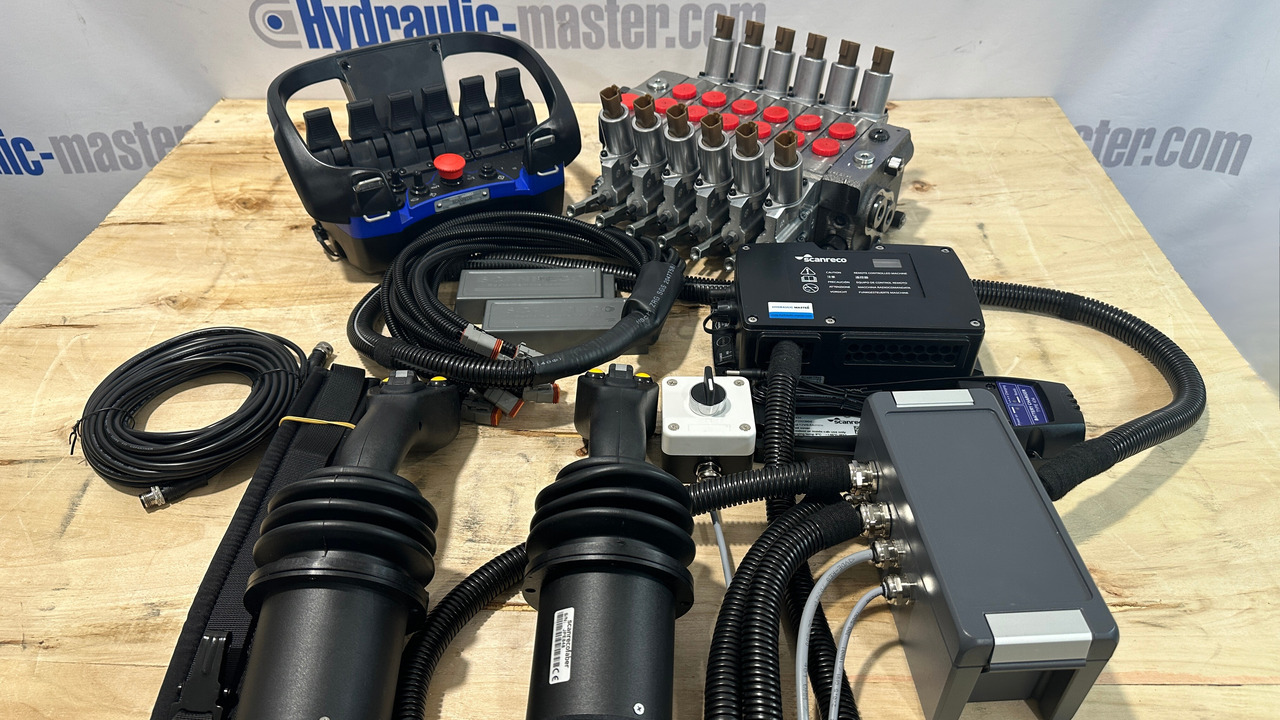 Proportional Valve Walvoil DPX100 with Control Scanreco RC400 and JP Joysticks Danfoss for Parker, Nordhyraulic, Fassi, Hiab - Metsäkone: kuva Proportional Valve Walvoil DPX100 with Control Scanreco RC400 and JP Joysticks Danfoss for Parker, Nordhyraulic, Fassi, Hiab - Metsäkone Proportional Valve Walvoil DPX100 with Control Scanreco RC400 and JP Joysticks Danfoss for Parker, Nordhyraulic, Fassi, Hiab - Metsäkone: kuva Proportional Valve Walvoil DPX100 with Control Scanreco RC400 and JP Joysticks Danfoss for Parker, Nordhyraulic, Fassi, Hiab - Metsäkone