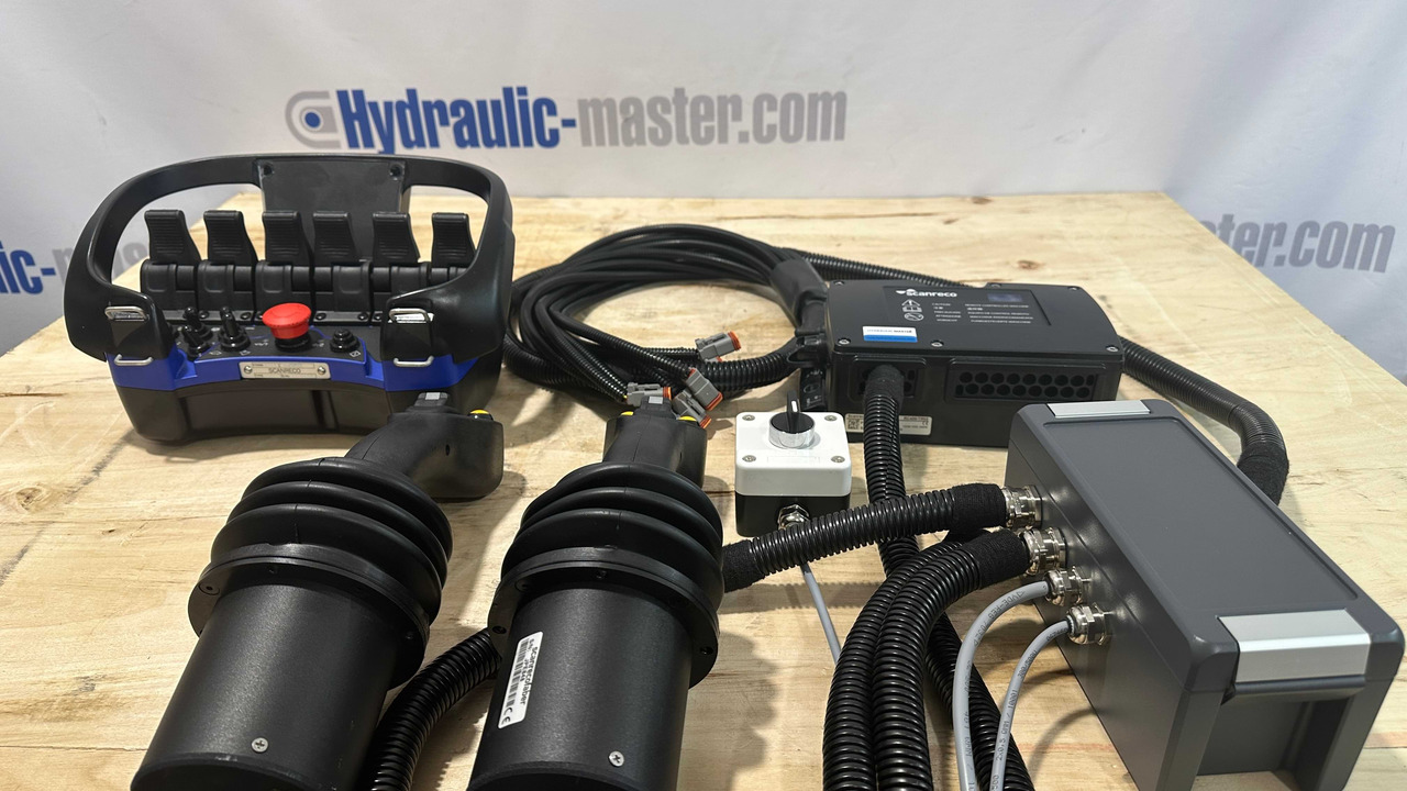 Proportional Valve Walvoil DPX100 with Control Scanreco RC400 and JP Joysticks Danfoss for Parker, Nordhyraulic, Fassi, Hiab - Metsäkone: kuva Proportional Valve Walvoil DPX100 with Control Scanreco RC400 and JP Joysticks Danfoss for Parker, Nordhyraulic, Fassi, Hiab - Metsäkone Proportional Valve Walvoil DPX100 with Control Scanreco RC400 and JP Joysticks Danfoss for Parker, Nordhyraulic, Fassi, Hiab - Metsäkone: kuva Proportional Valve Walvoil DPX100 with Control Scanreco RC400 and JP Joysticks Danfoss for Parker, Nordhyraulic, Fassi, Hiab - Metsäkone