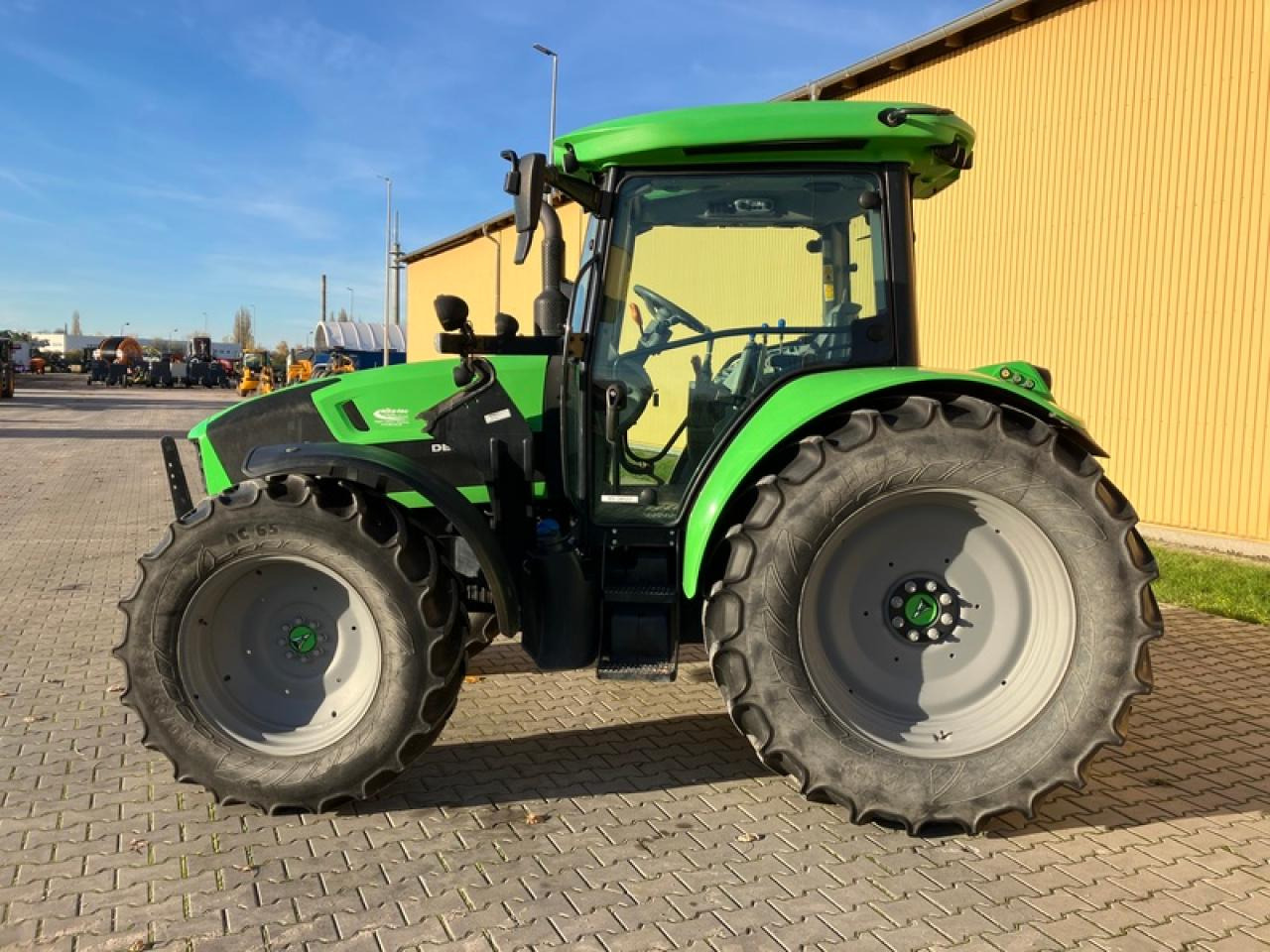 Deutz-Fahr 5120 GS - Traktori: kuva Deutz-Fahr 5120 GS - Traktori Deutz-Fahr 5120 GS - Traktori: kuva Deutz-Fahr 5120 GS - Traktori