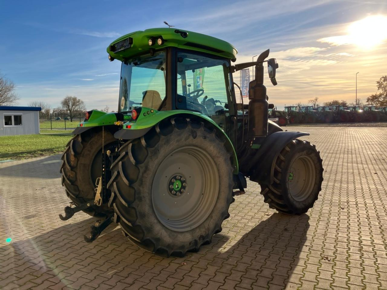 Deutz-Fahr 5120 GS - Traktori: kuva Deutz-Fahr 5120 GS - Traktori Deutz-Fahr 5120 GS - Traktori: kuva Deutz-Fahr 5120 GS - Traktori