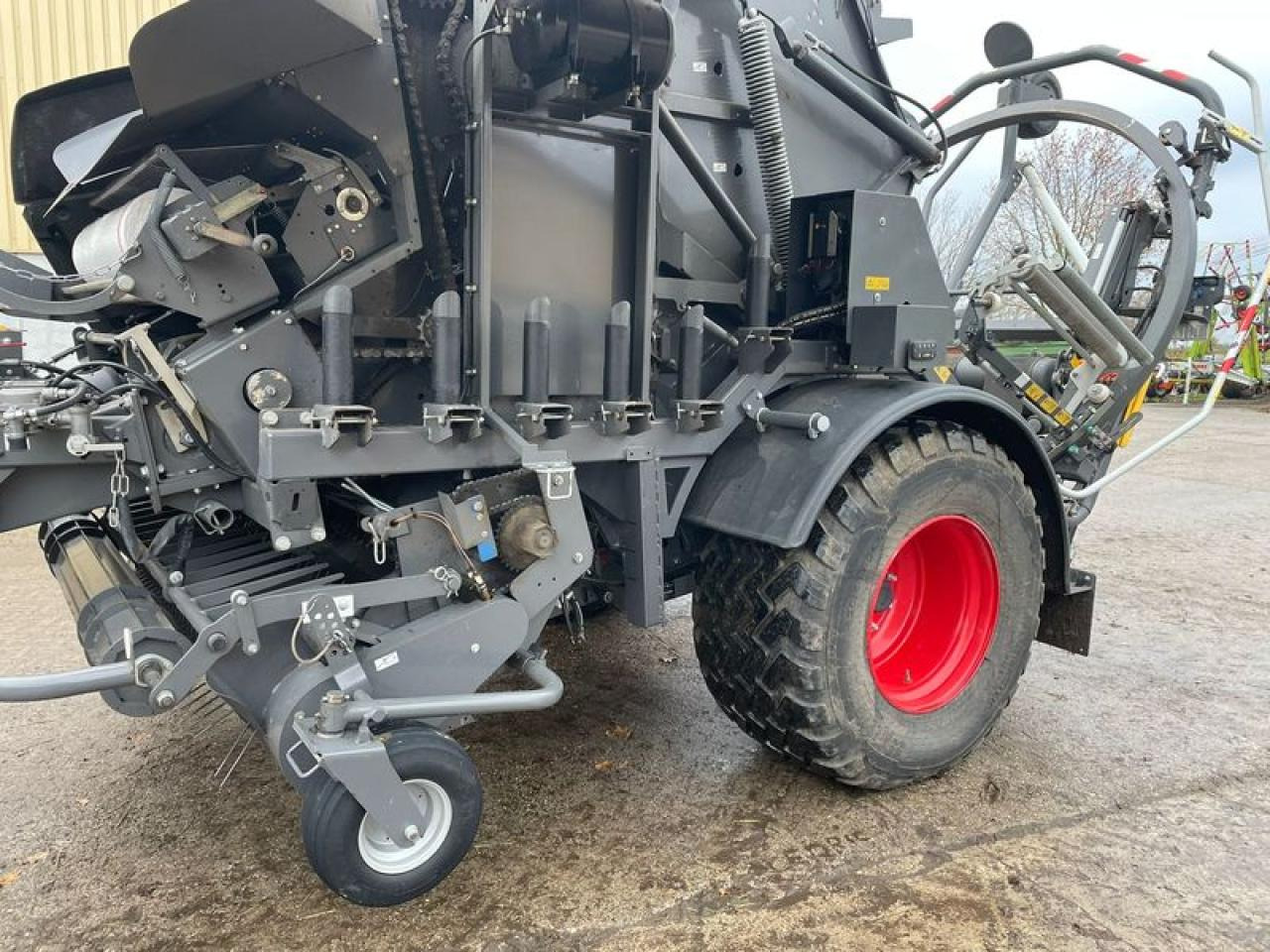 Fendt ROTANA 160 V COMBI - Pyöröpaalain: kuva Fendt ROTANA 160 V COMBI - Pyöröpaalain Fendt ROTANA 160 V COMBI - Pyöröpaalain: kuva Fendt ROTANA 160 V COMBI - Pyöröpaalain