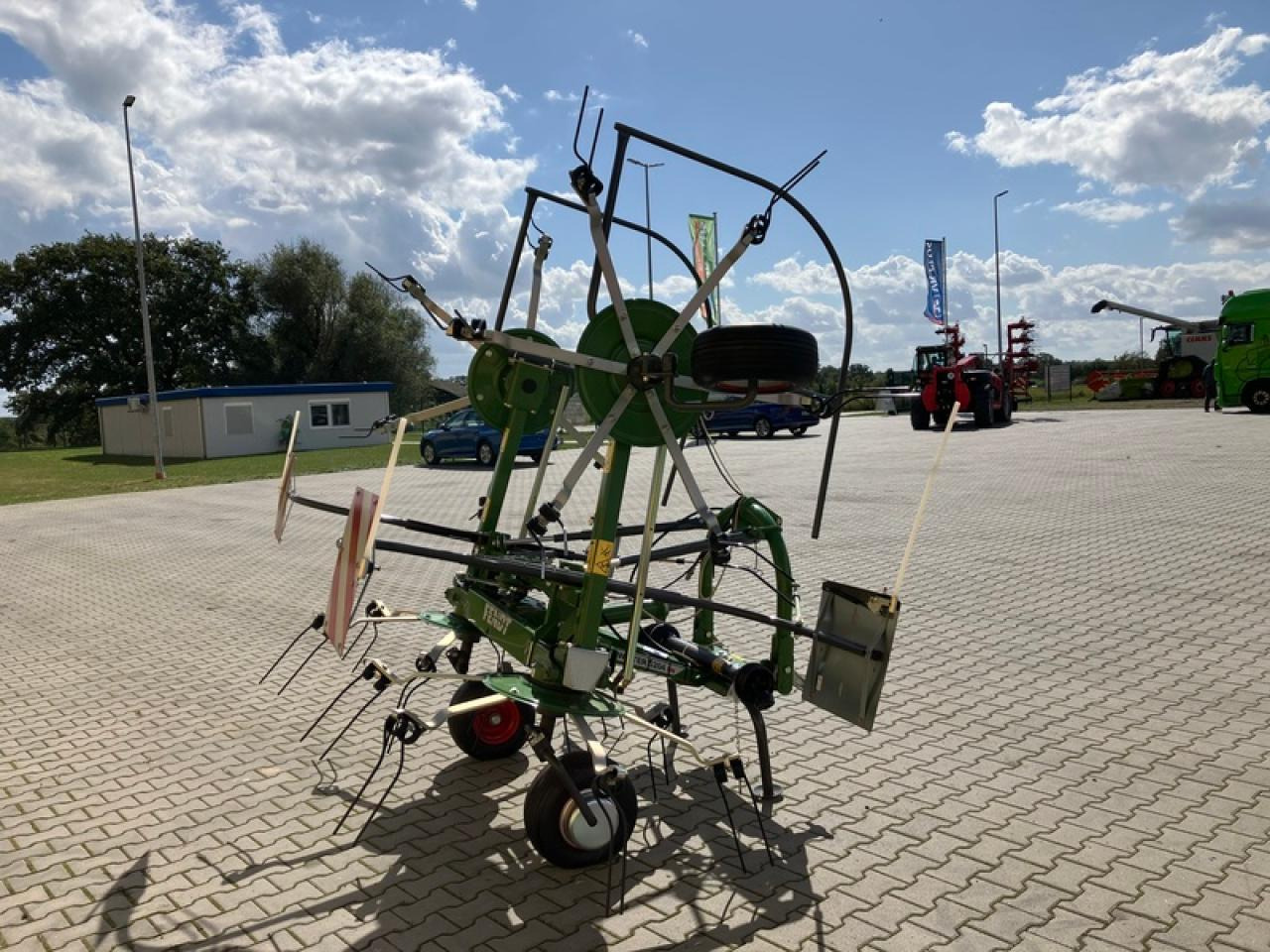 Fendt TWISTER 5204 AKTION - Pöyhin: kuva Fendt TWISTER 5204 AKTION - Pöyhin Fendt TWISTER 5204 AKTION - Pöyhin: kuva Fendt TWISTER 5204 AKTION - Pöyhin