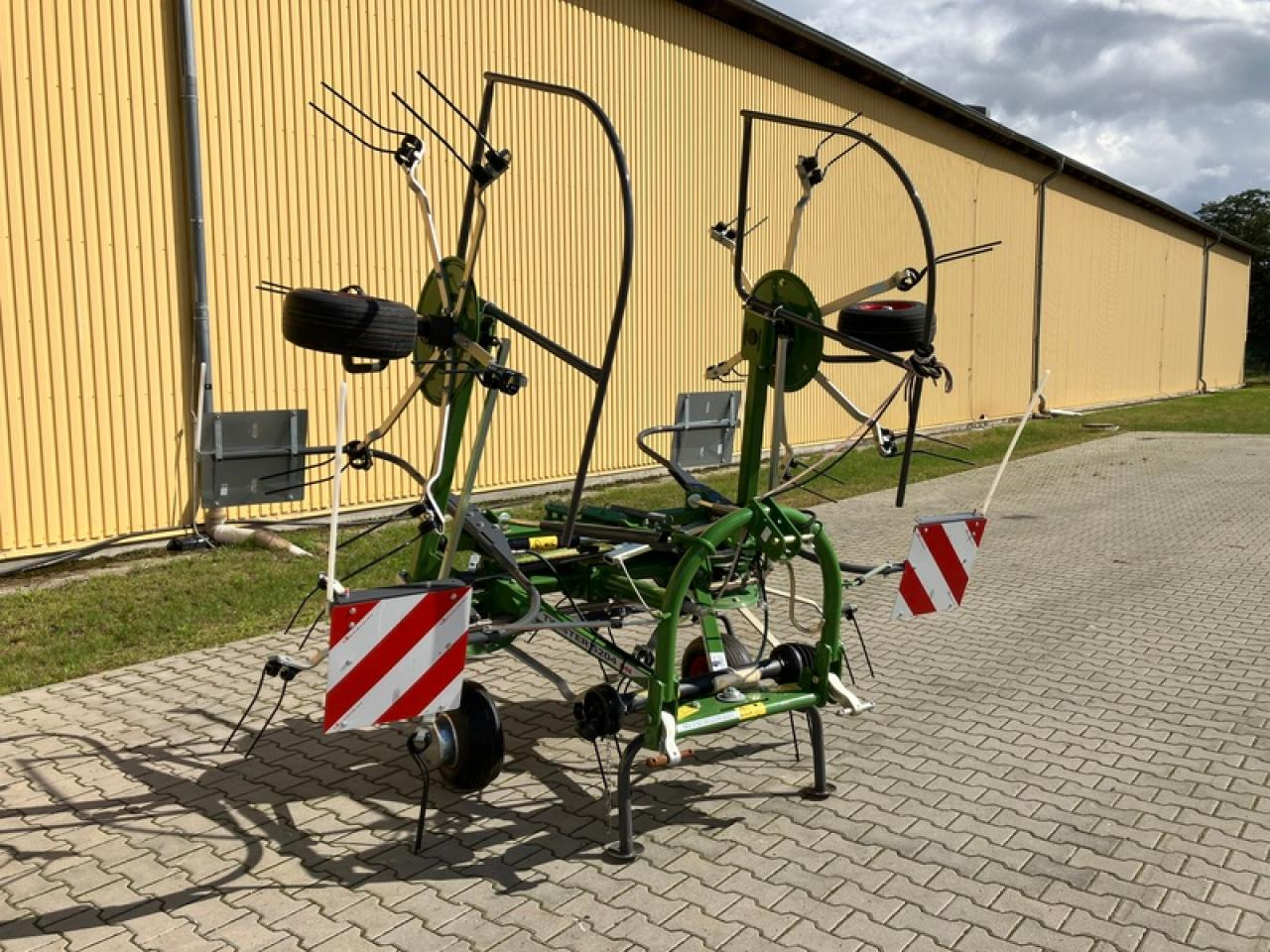 Fendt TWISTER 5204 AKTION - Pöyhin: kuva Fendt TWISTER 5204 AKTION - Pöyhin Fendt TWISTER 5204 AKTION - Pöyhin: kuva Fendt TWISTER 5204 AKTION - Pöyhin