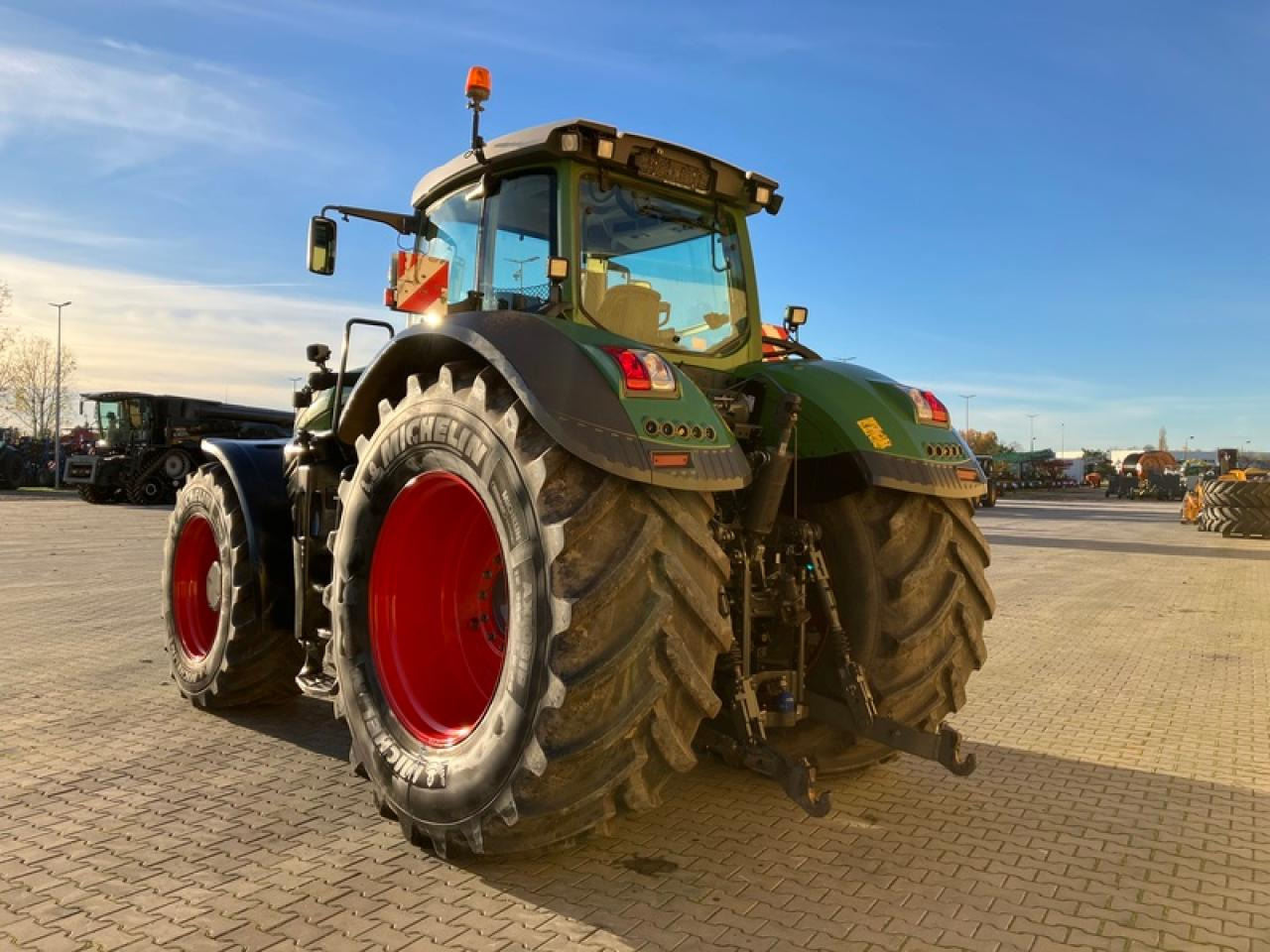 Fendt VARIO 1050 - Traktori: kuva Fendt VARIO 1050 - Traktori Fendt VARIO 1050 - Traktori: kuva Fendt VARIO 1050 - Traktori
