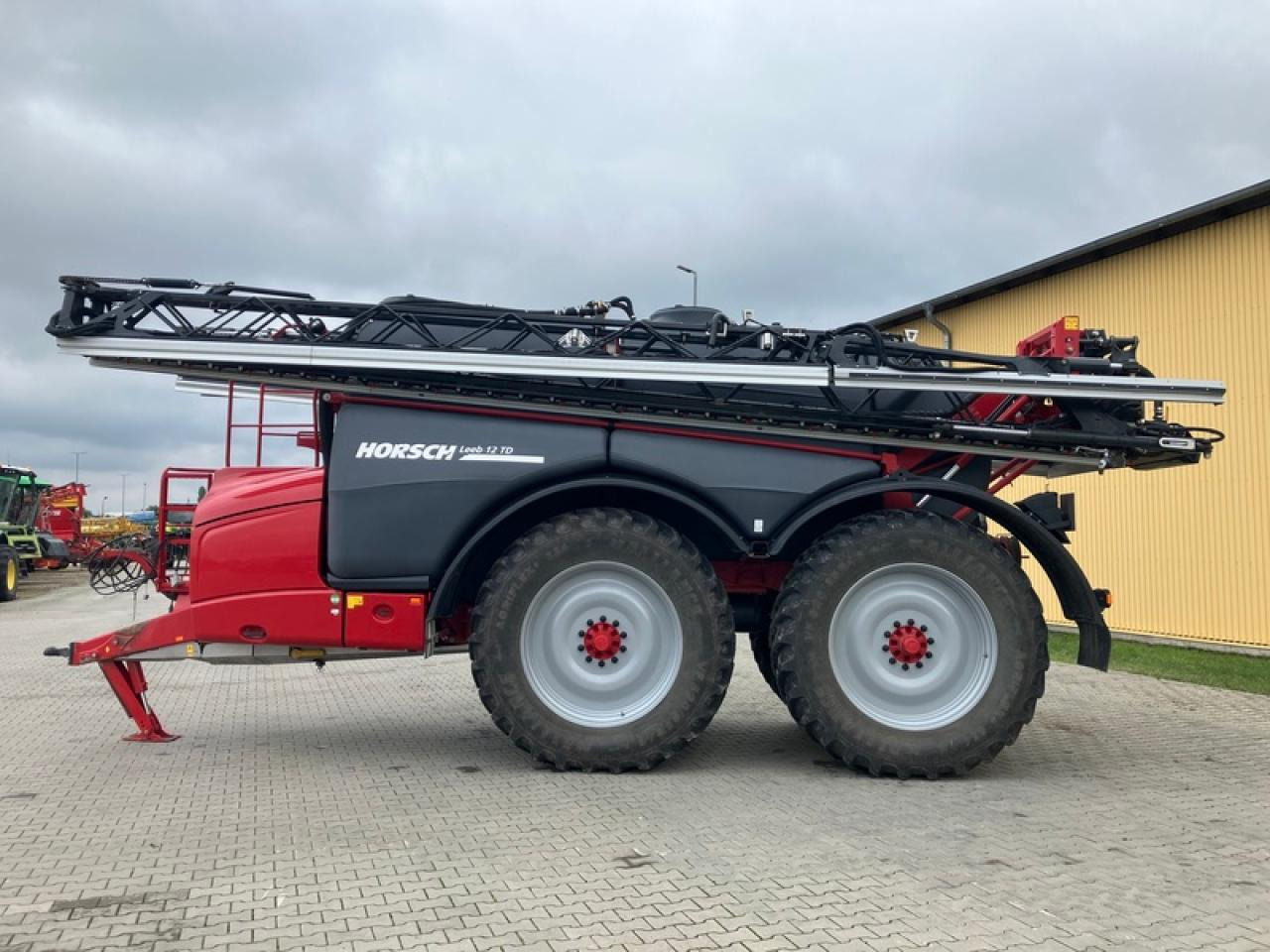 Horsch LEEB 12 TD CCS PRO + PWM!!! - Hinattava kasvinsuojeluruisku: kuva Horsch LEEB 12 TD CCS PRO + PWM!!! - Hinattava kasvinsuojeluruisku Horsch LEEB 12 TD CCS PRO + PWM!!! - Hinattava kasvinsuojeluruisku: kuva Horsch LEEB 12 TD CCS PRO + PWM!!! - Hinattava kasvinsuojeluruisku