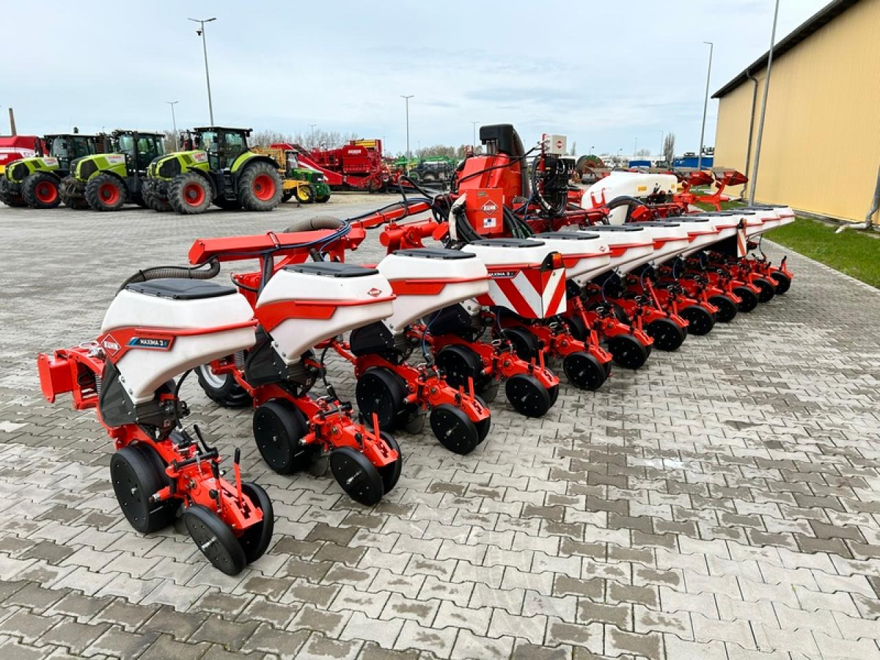 Kuhn MAXIMA 3RXLE - Tarkkuuskylvökone: kuva Kuhn MAXIMA 3RXLE - Tarkkuuskylvökone Kuhn MAXIMA 3RXLE - Tarkkuuskylvökone: kuva Kuhn MAXIMA 3RXLE - Tarkkuuskylvökone
