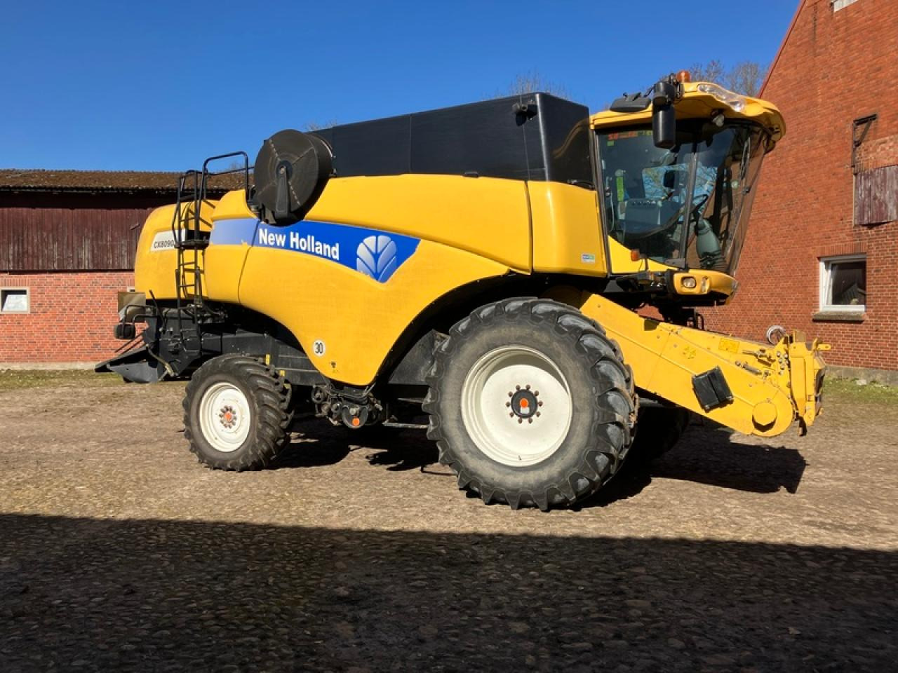 New Holland CX 8090 ALLRAD - Leikkuupuimuri: kuva New Holland CX 8090 ALLRAD - Leikkuupuimuri New Holland CX 8090 ALLRAD - Leikkuupuimuri: kuva New Holland CX 8090 ALLRAD - Leikkuupuimuri