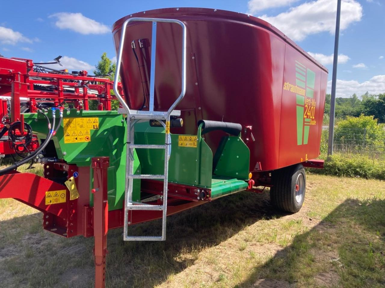 Strautmann VERTIMIX 2401DAKTION - Seosrehuvaunu: kuva Strautmann VERTIMIX 2401DAKTION - Seosrehuvaunu Strautmann VERTIMIX 2401DAKTION - Seosrehuvaunu: kuva Strautmann VERTIMIX 2401DAKTION - Seosrehuvaunu