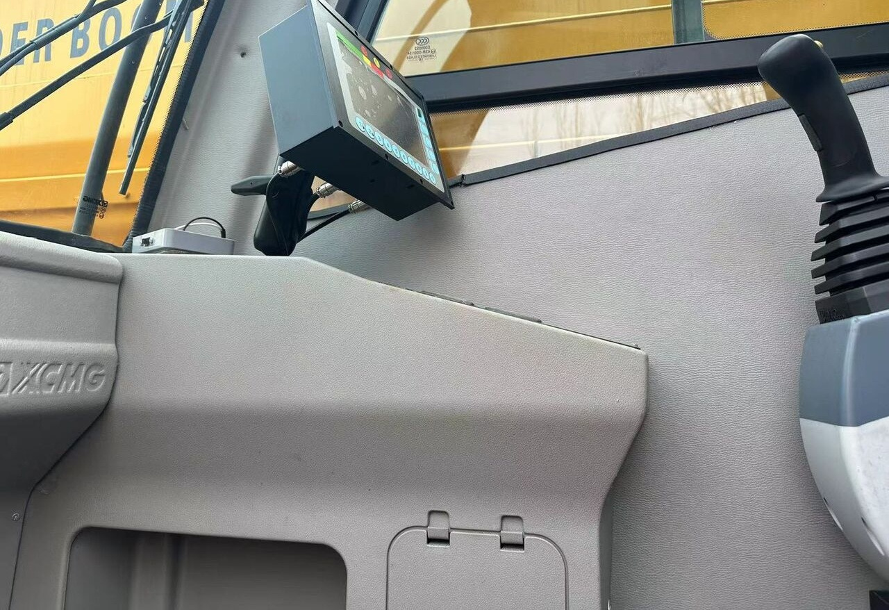 XCMG - Ajoneuvonosturi: kuva XCMG - Ajoneuvonosturi XCMG - Ajoneuvonosturi: kuva XCMG - Ajoneuvonosturi