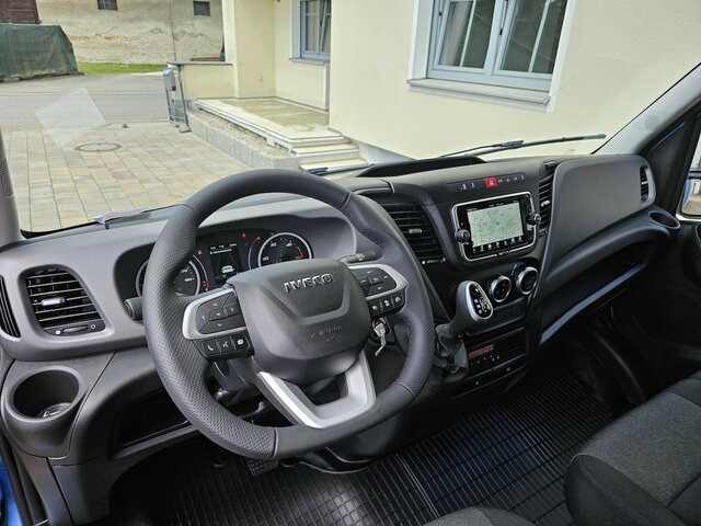 IVECO Daily 35S18HA8 3.0 Koffer Hi-Matic AHK Tacho... - Jakeluauto: kuva IVECO Daily 35S18HA8 3.0 Koffer Hi-Matic AHK Tacho... - Jakeluauto IVECO Daily 35S18HA8 3.0 Koffer Hi-Matic AHK Tacho... - Jakeluauto: kuva IVECO Daily 35S18HA8 3.0 Koffer Hi-Matic AHK Tacho... - Jakeluauto