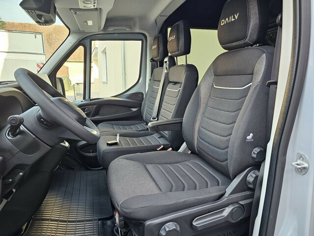 IVECO Daily 35S18HA8V DOKA Hi-Matic 12m³ 2xSchiebetür - Pakettiauto, Jatko-ohjaamo kevyt kuorma-auto: kuva IVECO Daily 35S18HA8V DOKA Hi-Matic 12m³ 2xSchiebetür - Pakettiauto, Jatko-ohjaamo kevyt kuorma-auto IVECO Daily 35S18HA8V DOKA Hi-Matic 12m³ 2xSchiebetür - Pakettiauto, Jatko-ohjaamo kevyt kuorma-auto: kuva IVECO Daily 35S18HA8V DOKA Hi-Matic 12m³ 2xSchiebetür - Pakettiauto, Jatko-ohjaamo kevyt kuorma-auto