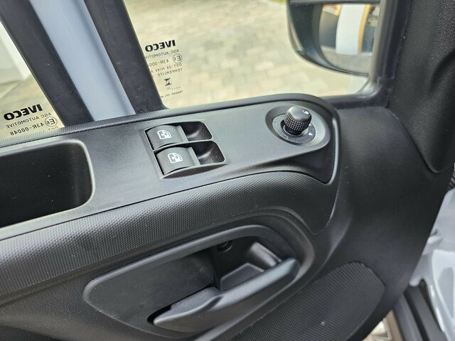 IVECO Daily 35S18HA8V DOKA Hi-Matic 12m³ 2xSchiebetür - Pakettiauto, Jatko-ohjaamo kevyt kuorma-auto: kuva IVECO Daily 35S18HA8V DOKA Hi-Matic 12m³ 2xSchiebetür - Pakettiauto, Jatko-ohjaamo kevyt kuorma-auto IVECO Daily 35S18HA8V DOKA Hi-Matic 12m³ 2xSchiebetür - Pakettiauto, Jatko-ohjaamo kevyt kuorma-auto: kuva IVECO Daily 35S18HA8V DOKA Hi-Matic 12m³ 2xSchiebetür - Pakettiauto, Jatko-ohjaamo kevyt kuorma-auto