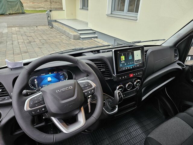 IVECO Daily 35S18HA8V DOKA Hi-Matic 12m³ L2H2 7 Sitze... - Pakettiauto, Jatko-ohjaamo kevyt kuorma-auto: kuva IVECO Daily 35S18HA8V DOKA Hi-Matic 12m³ L2H2 7 Sitze... - Pakettiauto, Jatko-ohjaamo kevyt kuorma-auto IVECO Daily 35S18HA8V DOKA Hi-Matic 12m³ L2H2 7 Sitze... - Pakettiauto, Jatko-ohjaamo kevyt kuorma-auto: kuva IVECO Daily 35S18HA8V DOKA Hi-Matic 12m³ L2H2 7 Sitze... - Pakettiauto, Jatko-ohjaamo kevyt kuorma-auto