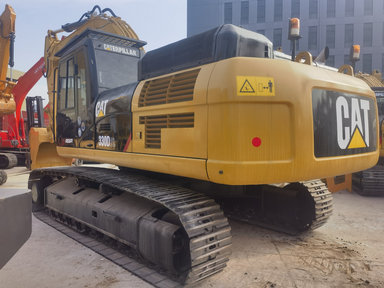 CAT 330D2L Excavator - Telakaivukone: kuva  CAT 330D2L Excavator - Telakaivukone CAT 330D2L Excavator - Telakaivukone: kuva  CAT 330D2L Excavator - Telakaivukone