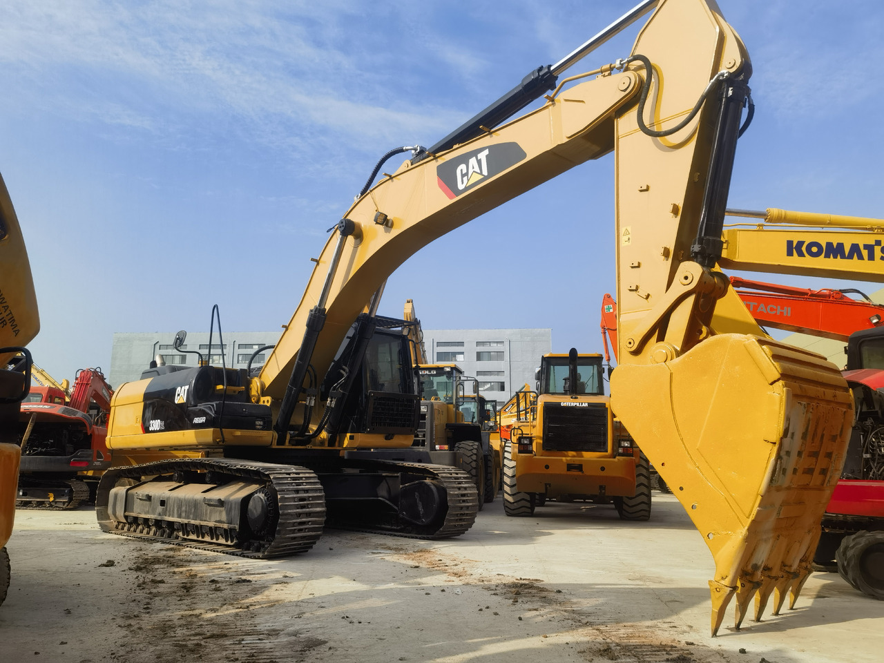 CAT 330D2L Excavator - Telakaivukone: kuva  CAT 330D2L Excavator - Telakaivukone CAT 330D2L Excavator - Telakaivukone: kuva  CAT 330D2L Excavator - Telakaivukone