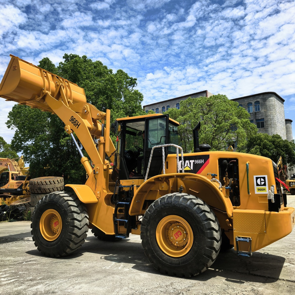 CAT 966H - Pyöräkuormaaja: kuva CAT 966H - Pyöräkuormaaja CAT 966H - Pyöräkuormaaja: kuva CAT 966H - Pyöräkuormaaja