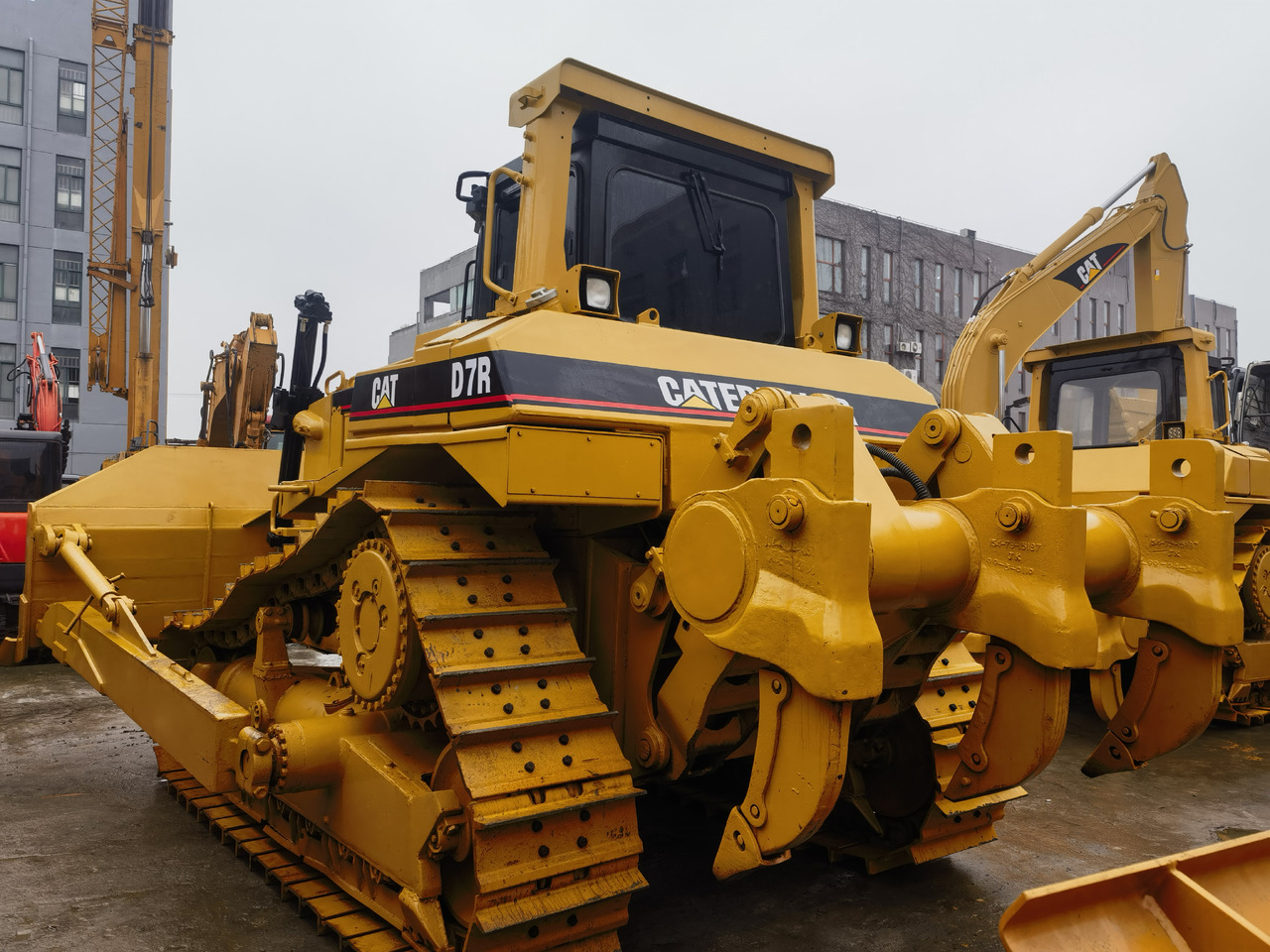 CAT D7R Bulldozer - Puskutraktori: kuva CAT D7R Bulldozer - Puskutraktori CAT D7R Bulldozer - Puskutraktori: kuva CAT D7R Bulldozer - Puskutraktori