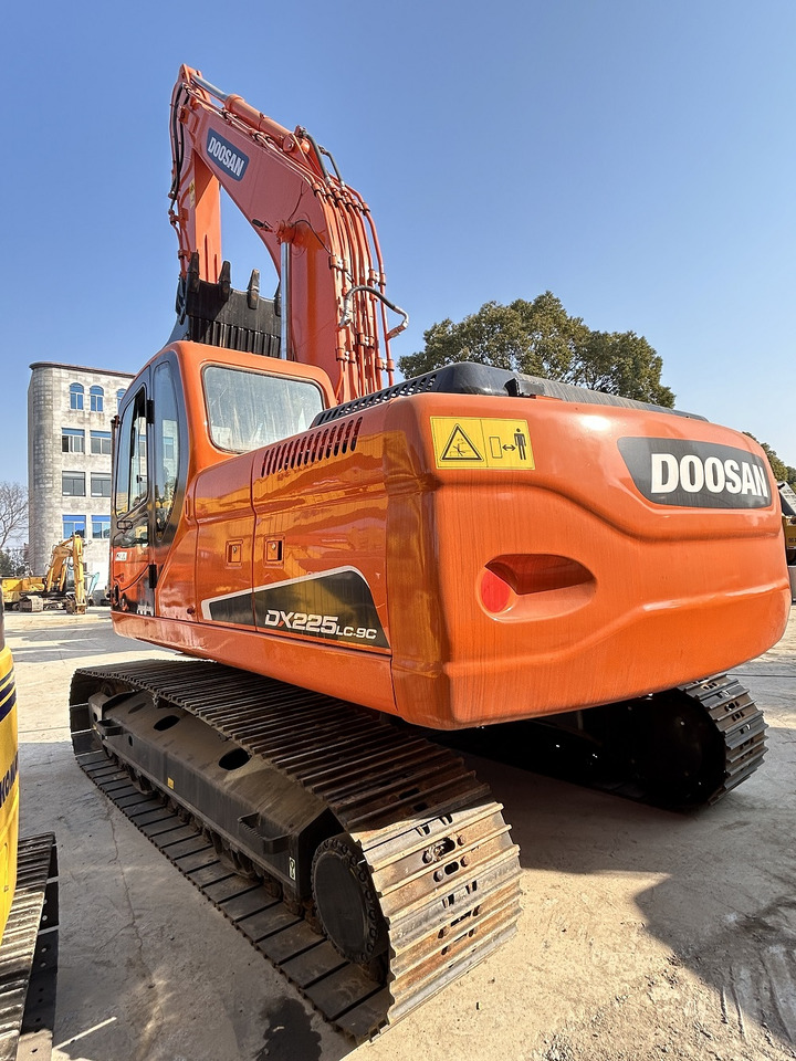 DOOSAN Doosan DX225LC Crawler excavator - Telakaivukone: kuva DOOSAN Doosan DX225LC Crawler excavator - Telakaivukone DOOSAN Doosan DX225LC Crawler excavator - Telakaivukone: kuva DOOSAN Doosan DX225LC Crawler excavator - Telakaivukone