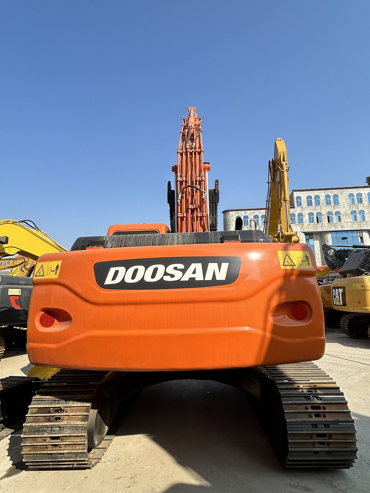 DOOSAN Doosan DX225LC Crawler excavator - Telakaivukone: kuva DOOSAN Doosan DX225LC Crawler excavator - Telakaivukone DOOSAN Doosan DX225LC Crawler excavator - Telakaivukone: kuva DOOSAN Doosan DX225LC Crawler excavator - Telakaivukone