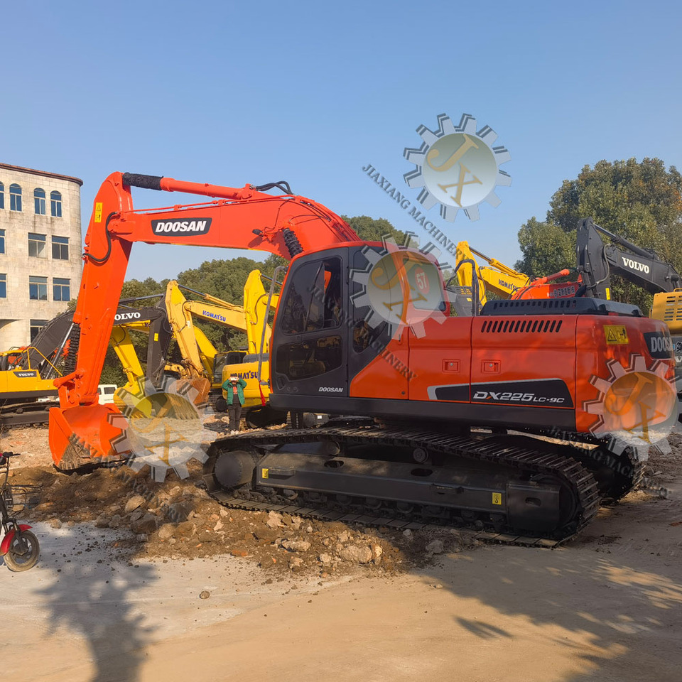 DOOSAN Doosan DX225LC Crawler excavator - Telakaivukone: kuva DOOSAN Doosan DX225LC Crawler excavator - Telakaivukone DOOSAN Doosan DX225LC Crawler excavator - Telakaivukone: kuva DOOSAN Doosan DX225LC Crawler excavator - Telakaivukone